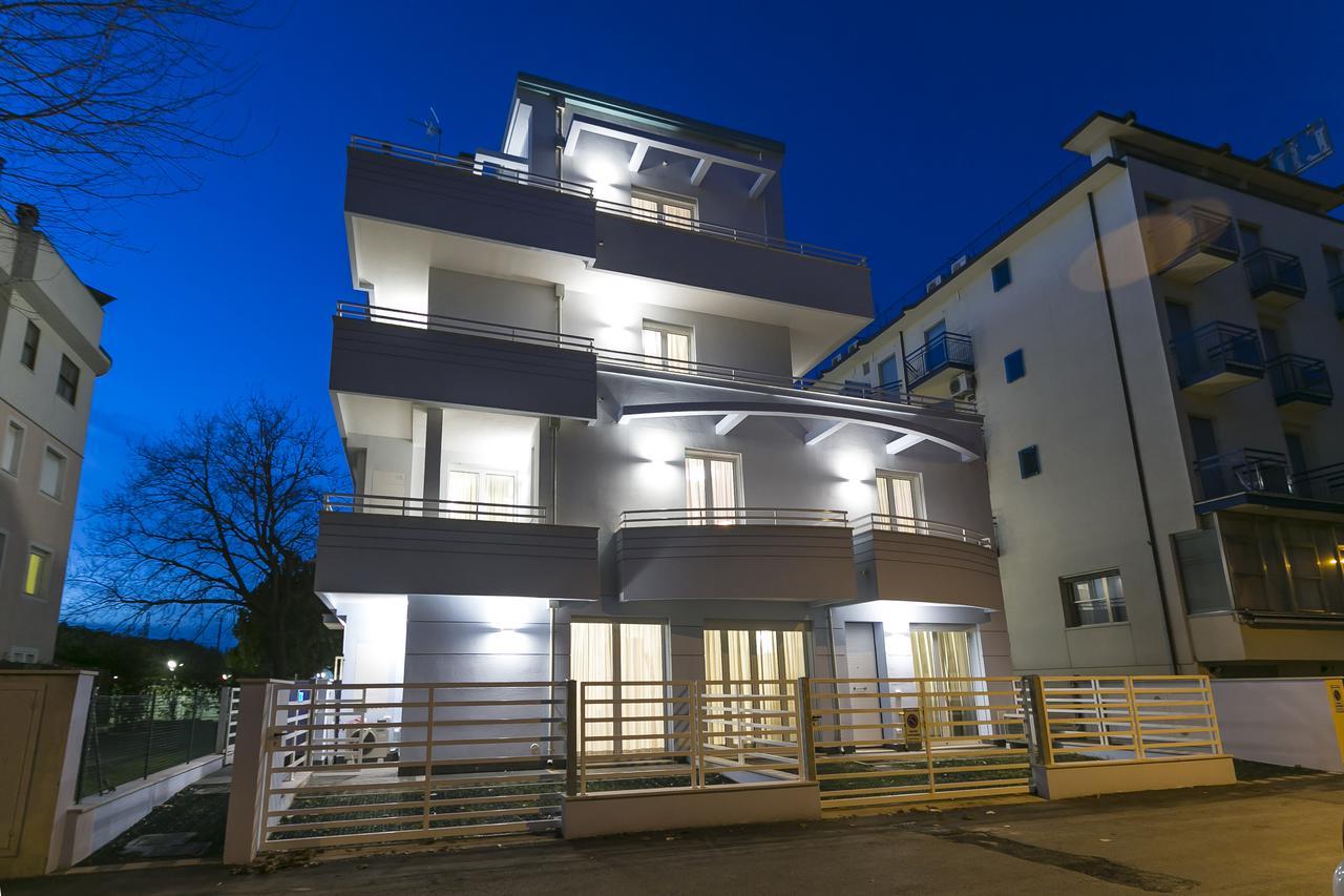 Апарт готель Residenza Riva Azzurra Ріміні Екстер'єр фото
